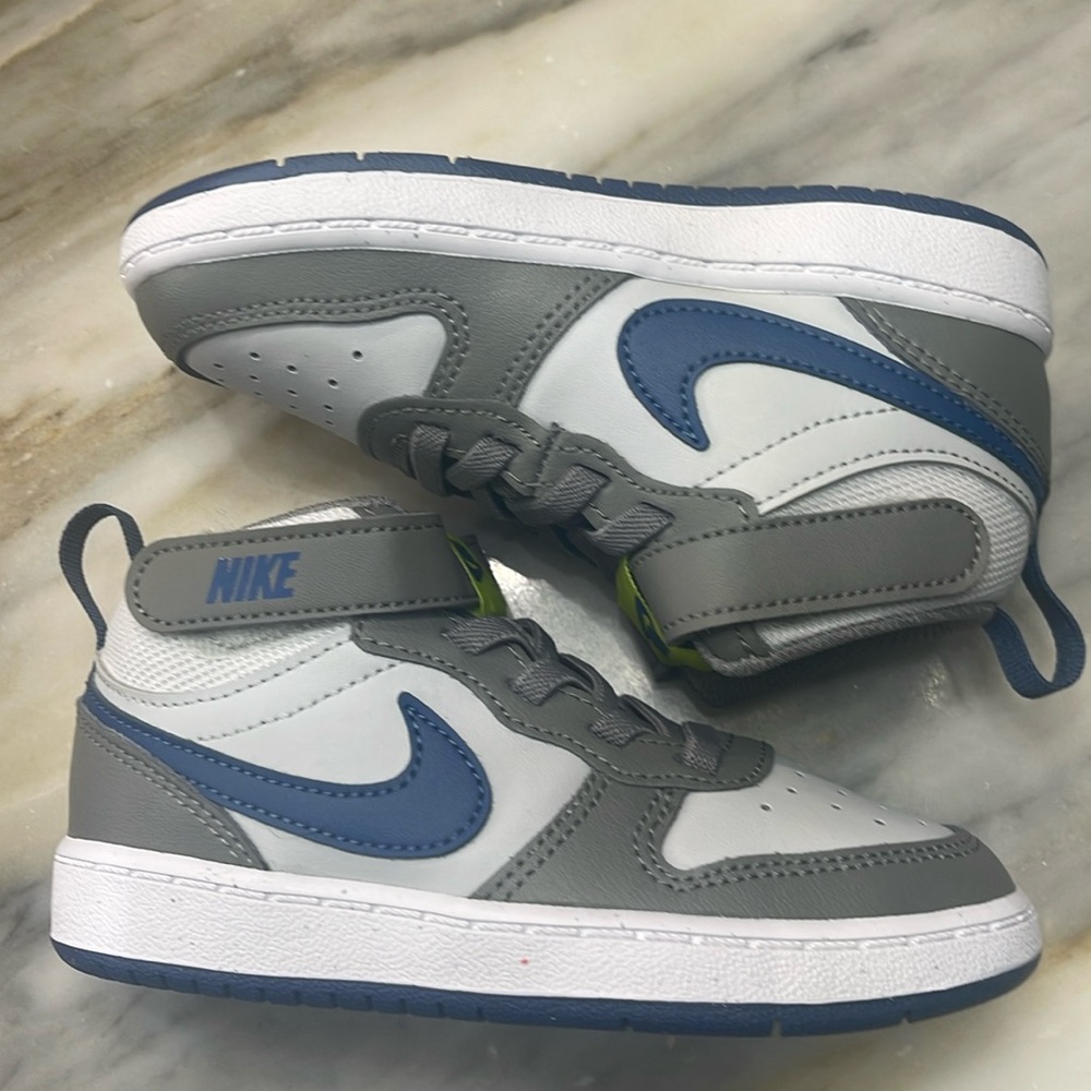 Nike Court Borough Mid 2 Size 9